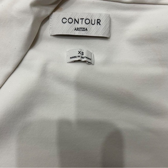 Aritzia Cream Long Sleeve Top - Picture 3 of 3